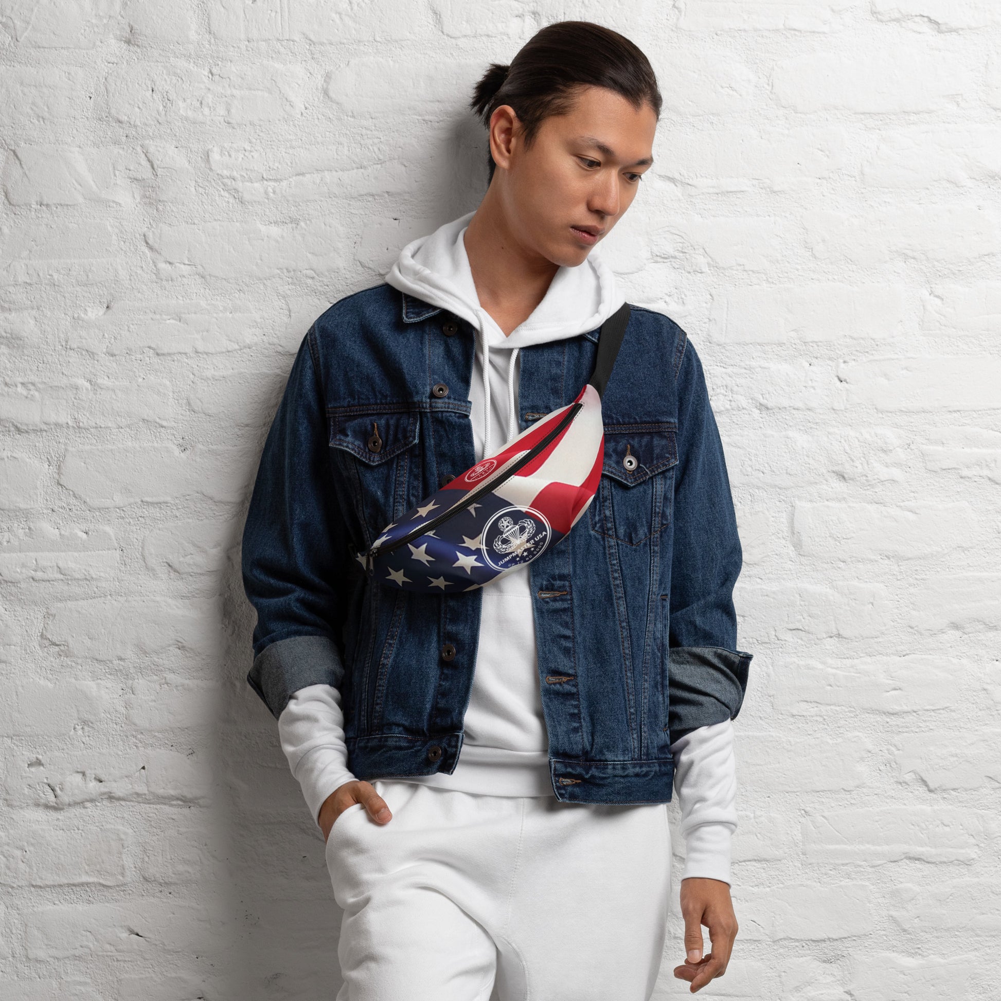 This Fanny pack is the ultimate accessory for stylish Jumpmasters on the go. This waist bag has everything—the right size, a small inside pocket, and adjustable straps—to become your favorite fashion item if you're going to a festival, getting ready for a vacation, or just like to keep your hands free.